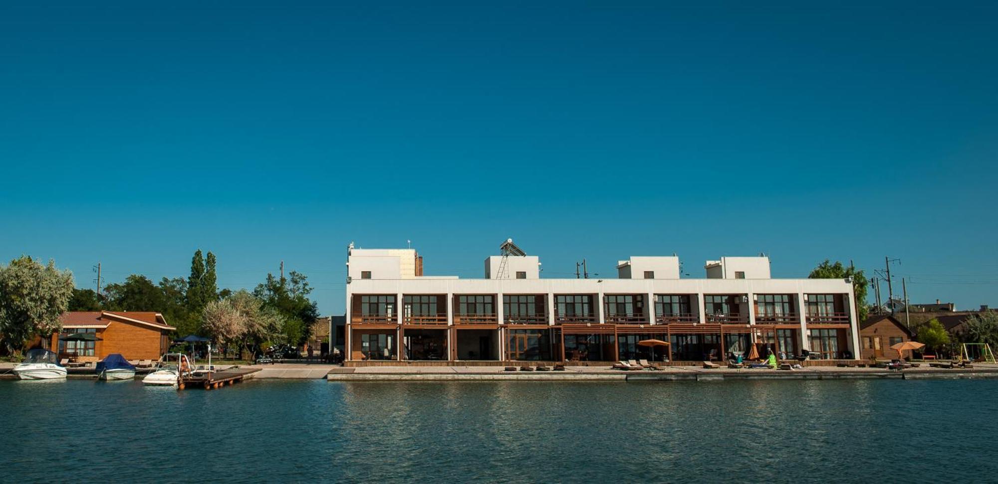 Prichal 80 Hotel Затока Экстерьер фото